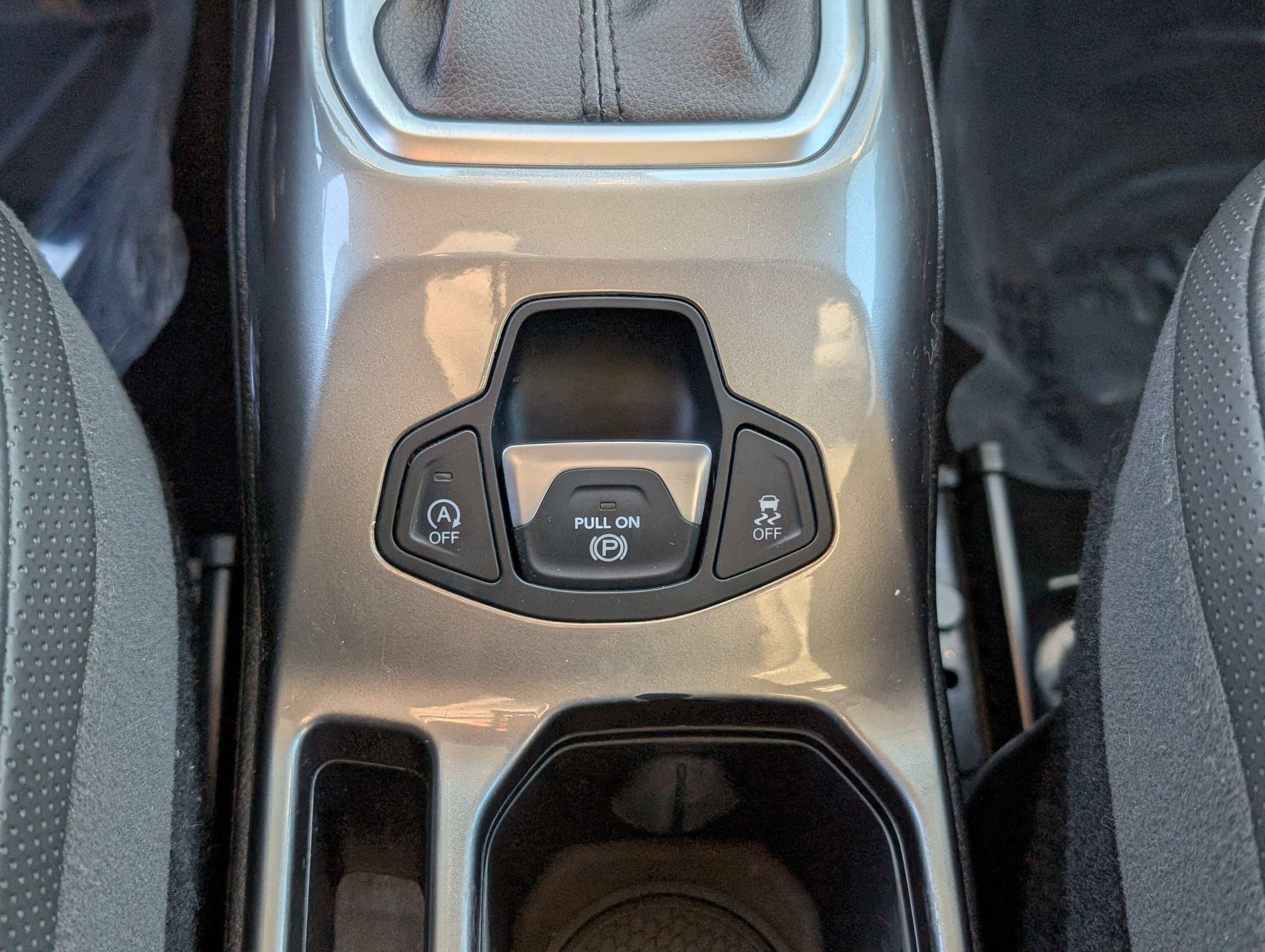 Used 2019 Jeep Renegade Limited w/ UConnect 8.4 Nav Group image 24