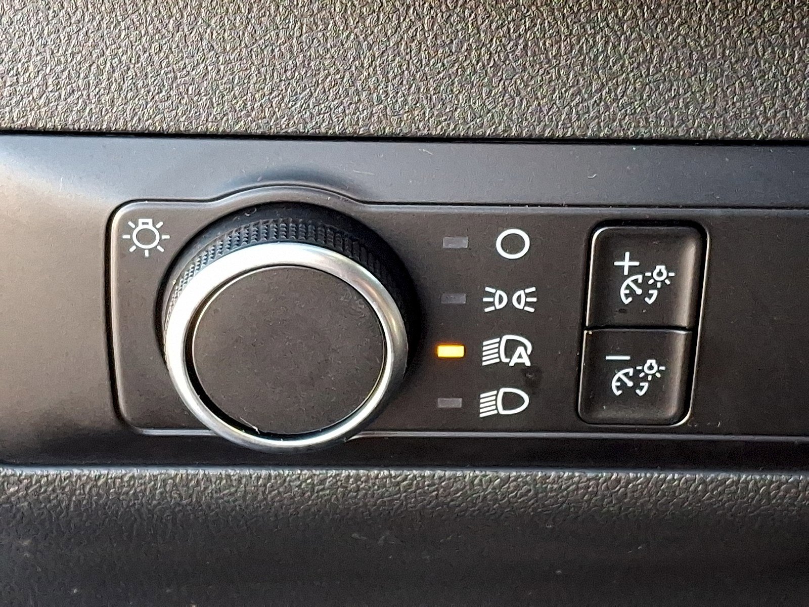 Certified 2025 Ford Escape ST-Line image 25