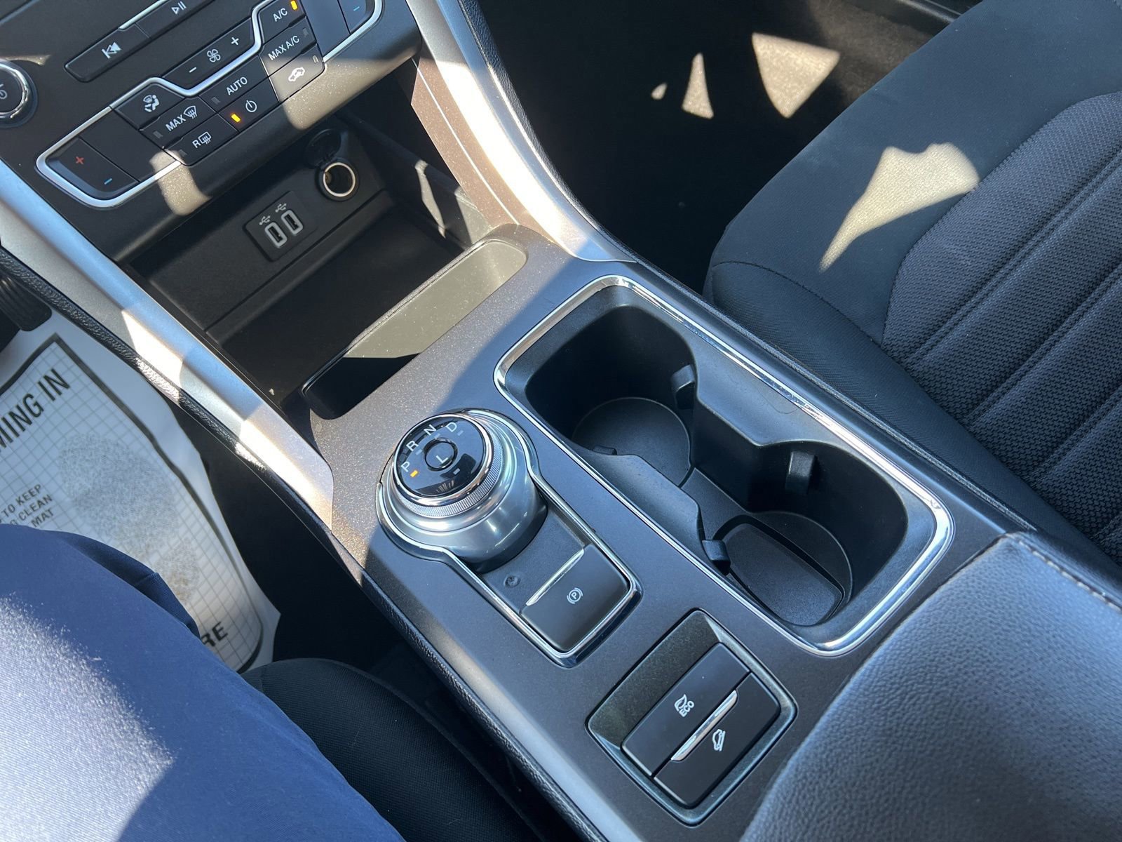 Certified 2020 Ford Fusion SE FWD image 25