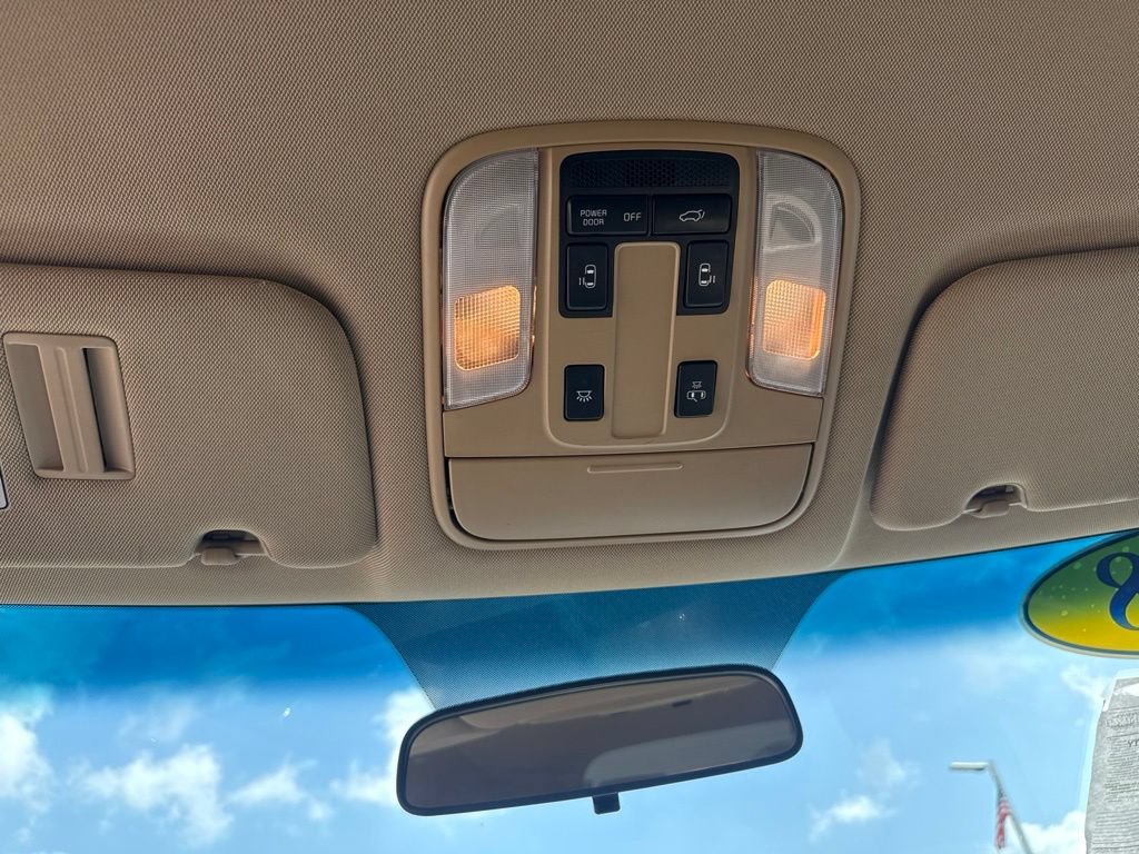 Used 2018 Kia Sedona LX w/ LX Essentials Premium Package FWD image 25