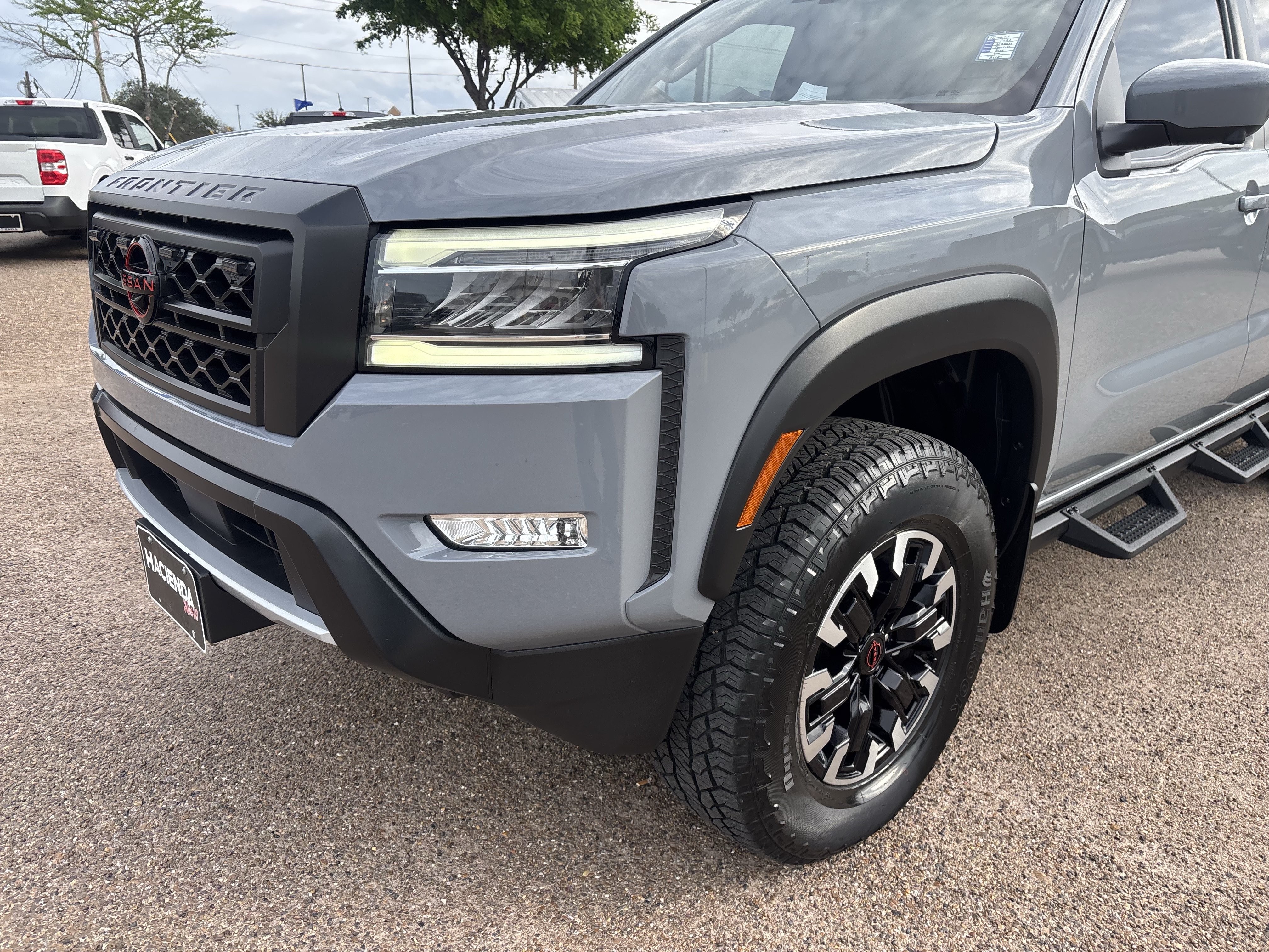 Used 2022 Nissan Frontier Pro-X RWD image 7