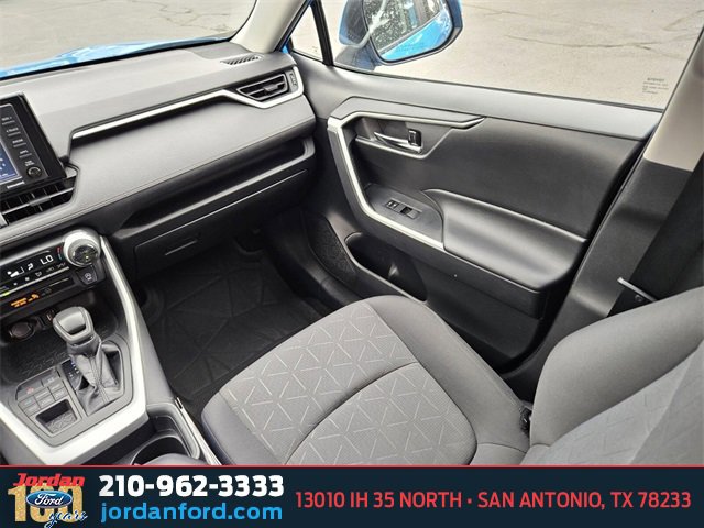 Used 2021 Toyota RAV4 XLE image 15