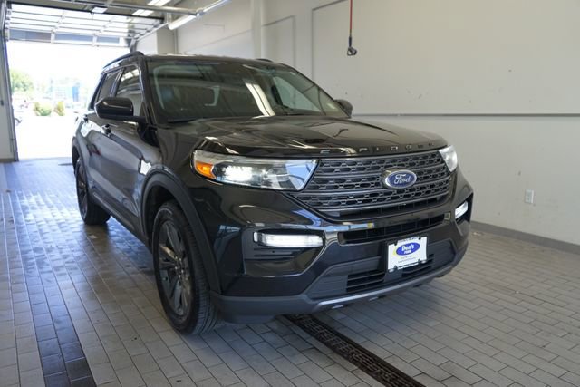 Certified 2022 Ford Explorer XLT w/ Equipment Group 202A AWD/4WD image 16
