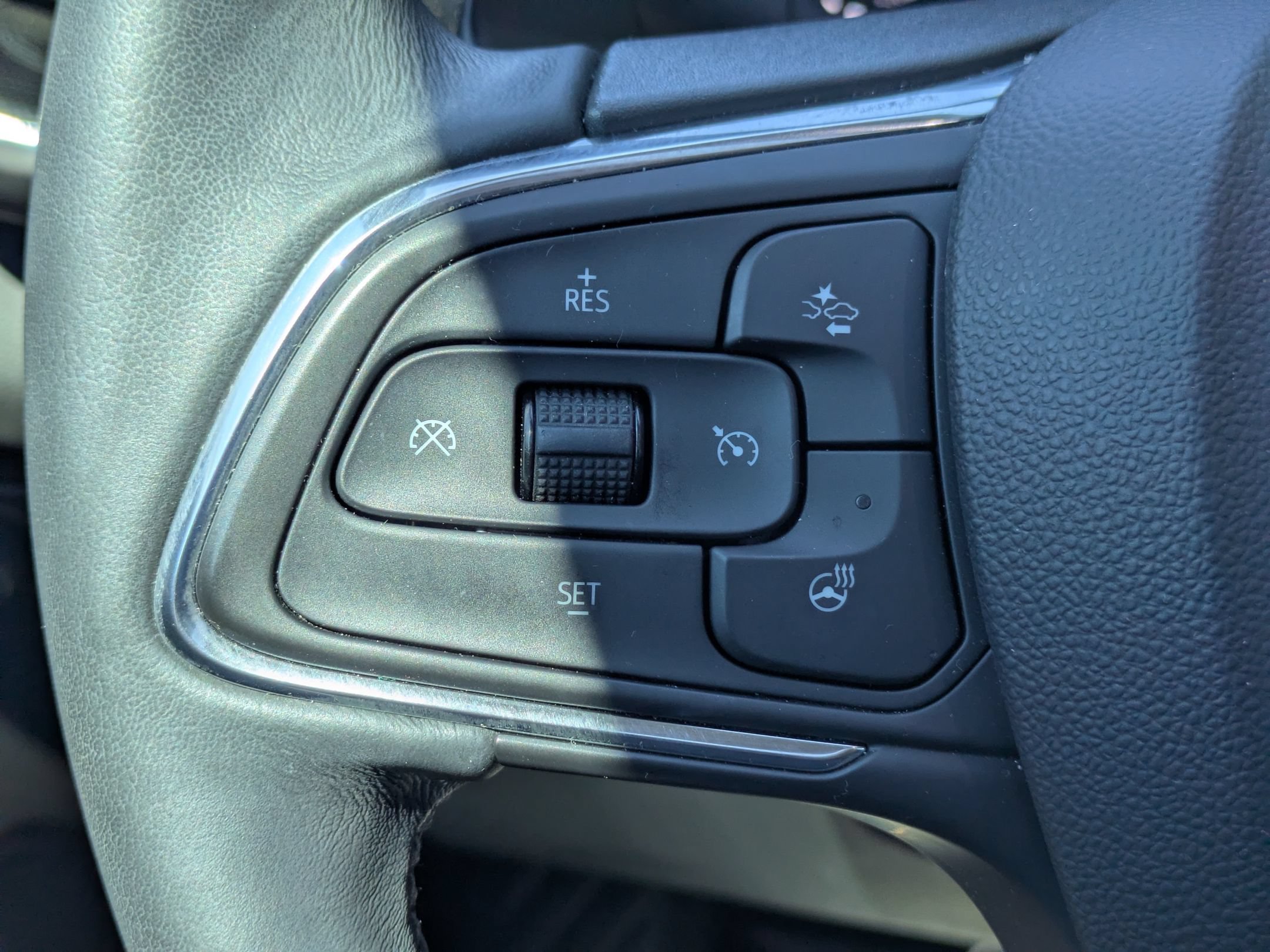 Used 2023 Buick Envision Essence w/ Technology Package I AWD/4WD image 17