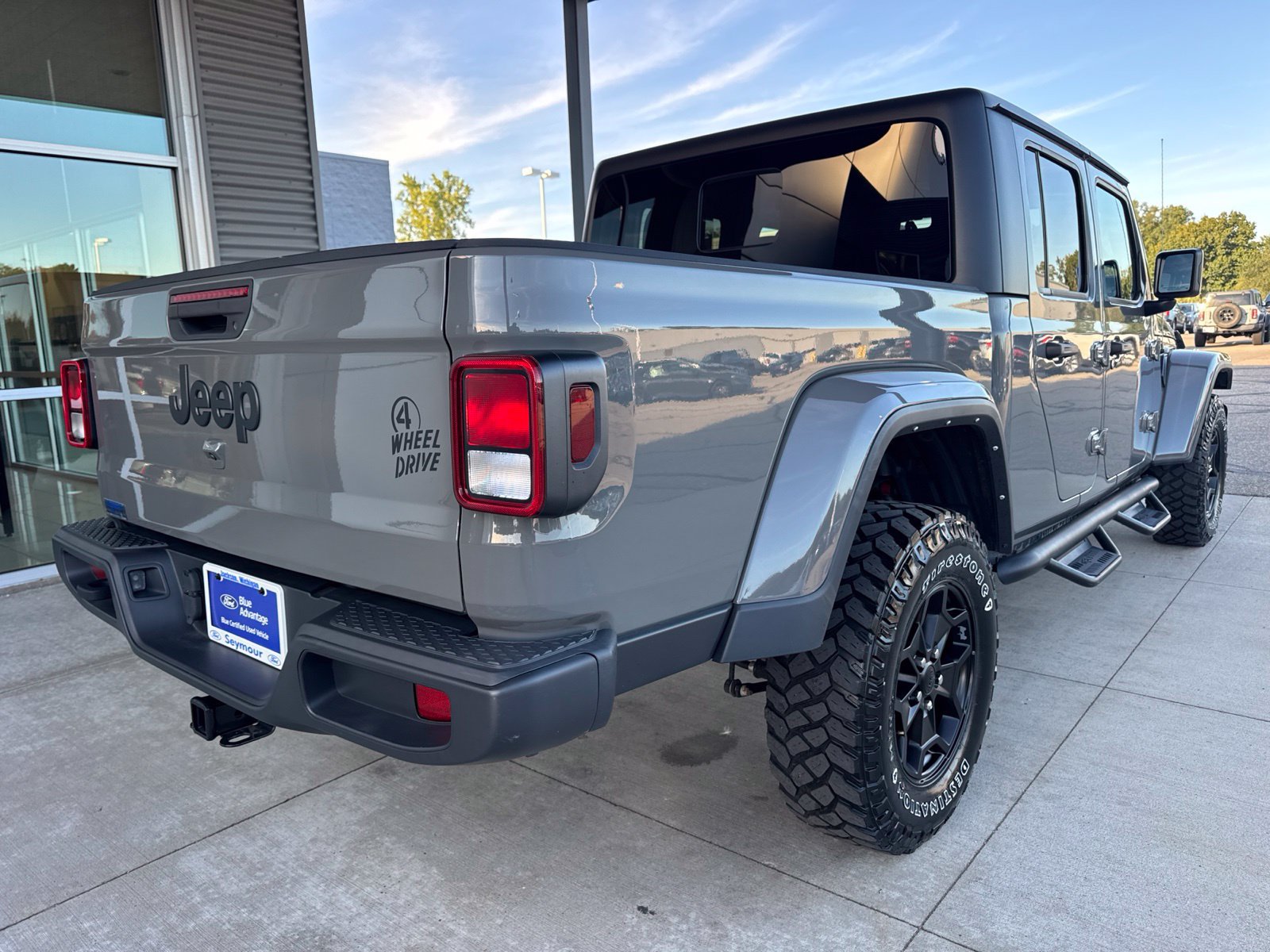 Used 2022 Jeep Gladiator Sport AWD/4WD image 8