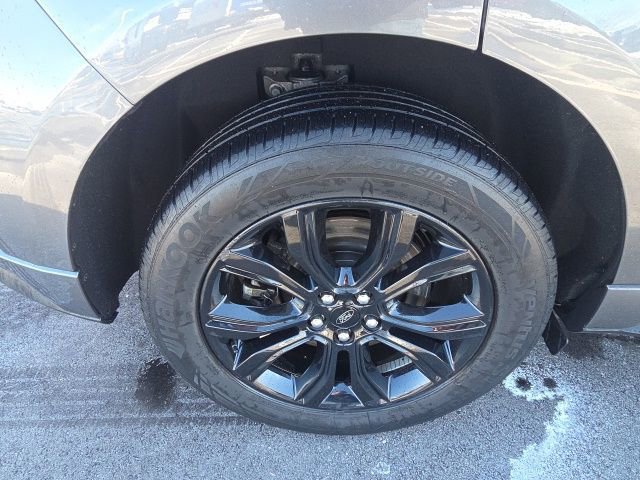 Certified 2022 Ford Edge SE w/ Black Appearance Package image 11