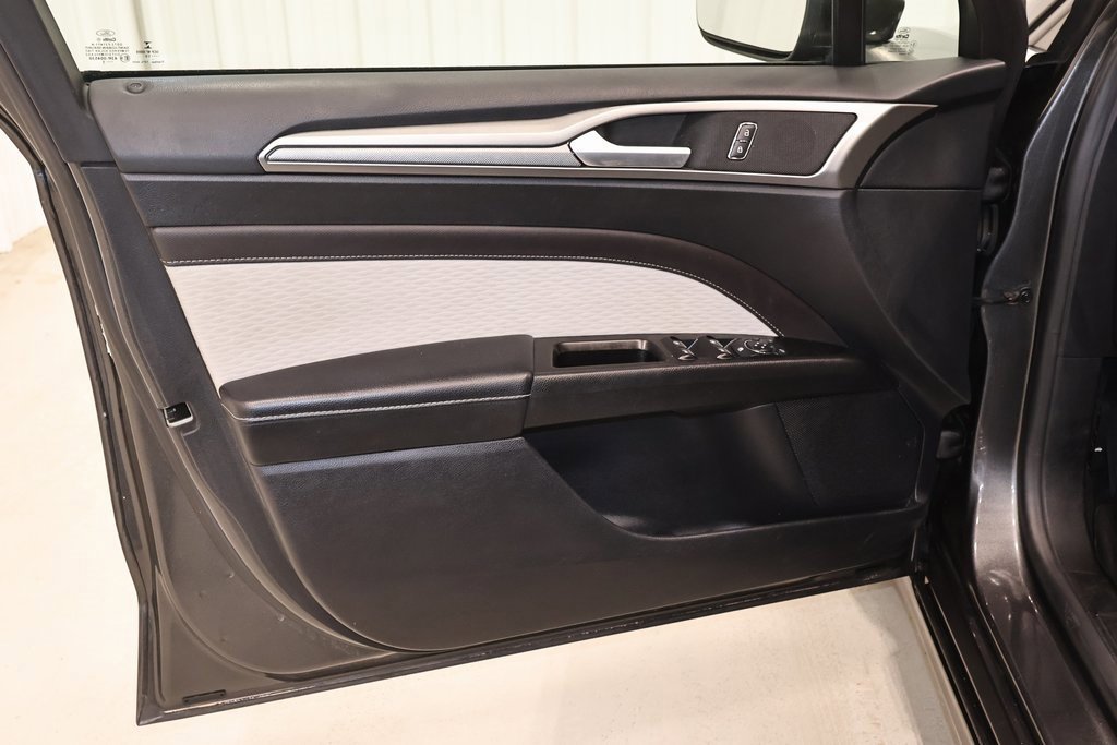 Certified 2019 Ford Fusion SE w/ Equipment Group 151A image 14