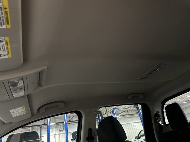 Used 2018 Nissan Titan SV AWD/4WD image 20