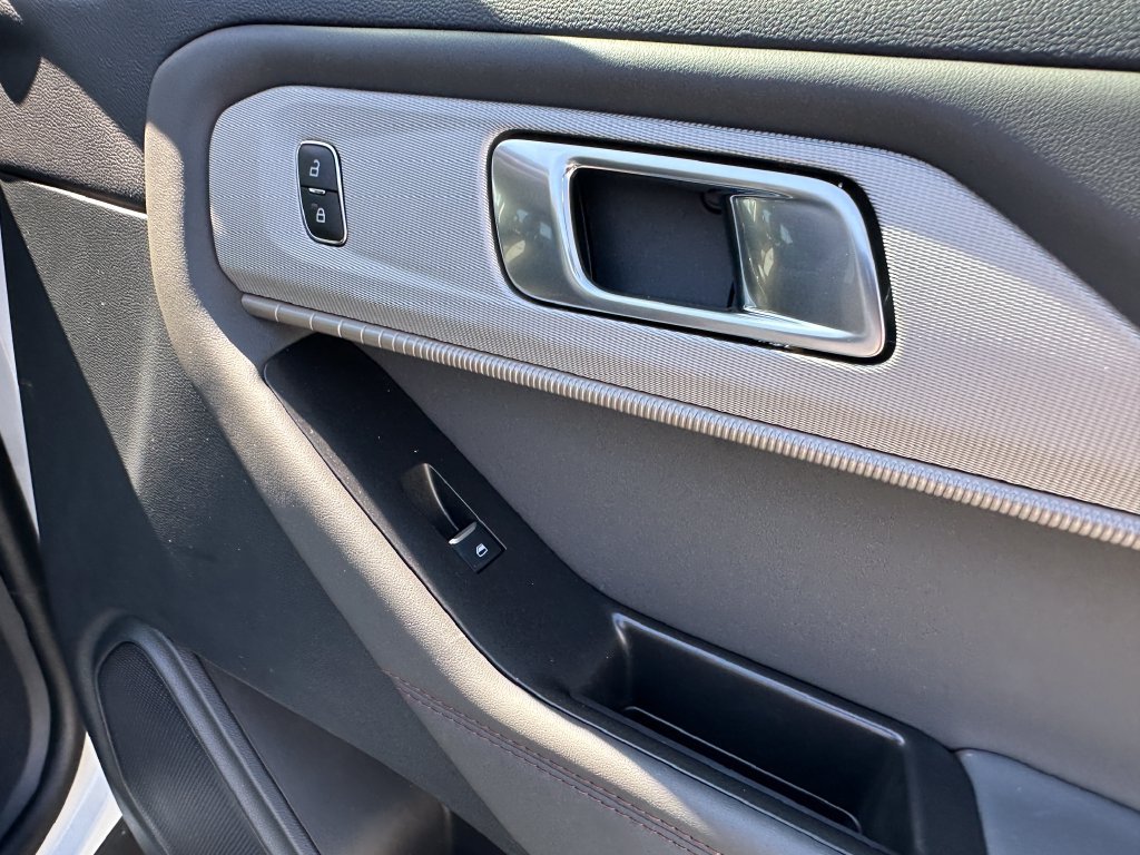 Certified 2026 Ford Explorer Active RWD image 18