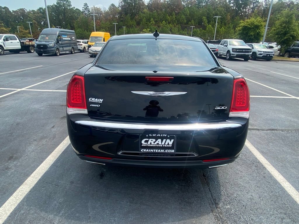 Used 2018 Chrysler 300 Limited AWD/4WD image 6