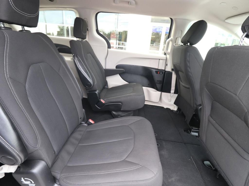 Used 2023 Chrysler Voyager LX FWD image 22
