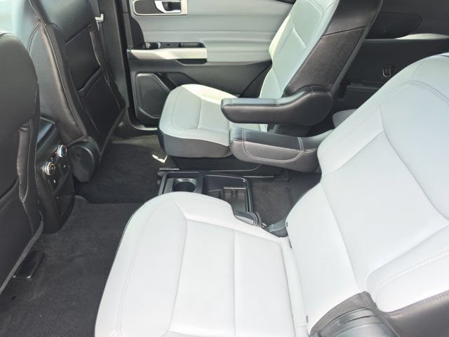 Certified 2021 Ford Explorer XLT w/ Equipment Group 202A RWD image 14