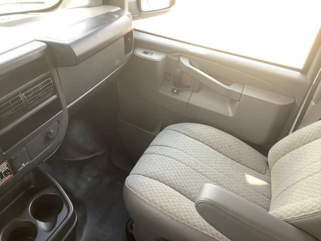 Used 2026 GMC Savana 2500 w/ Driver Convenience Package RWD image 22