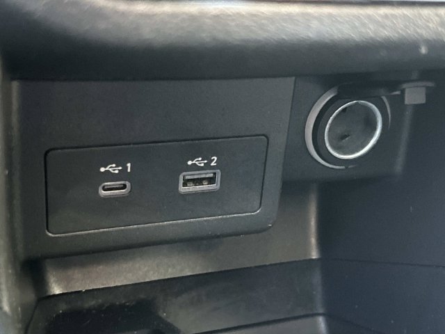 Used 2022 Nissan Kicks SR FWD image 37