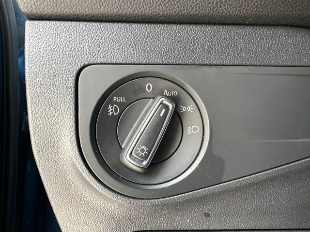 Used 2019 Volkswagen Tiguan SEL FWD image 25