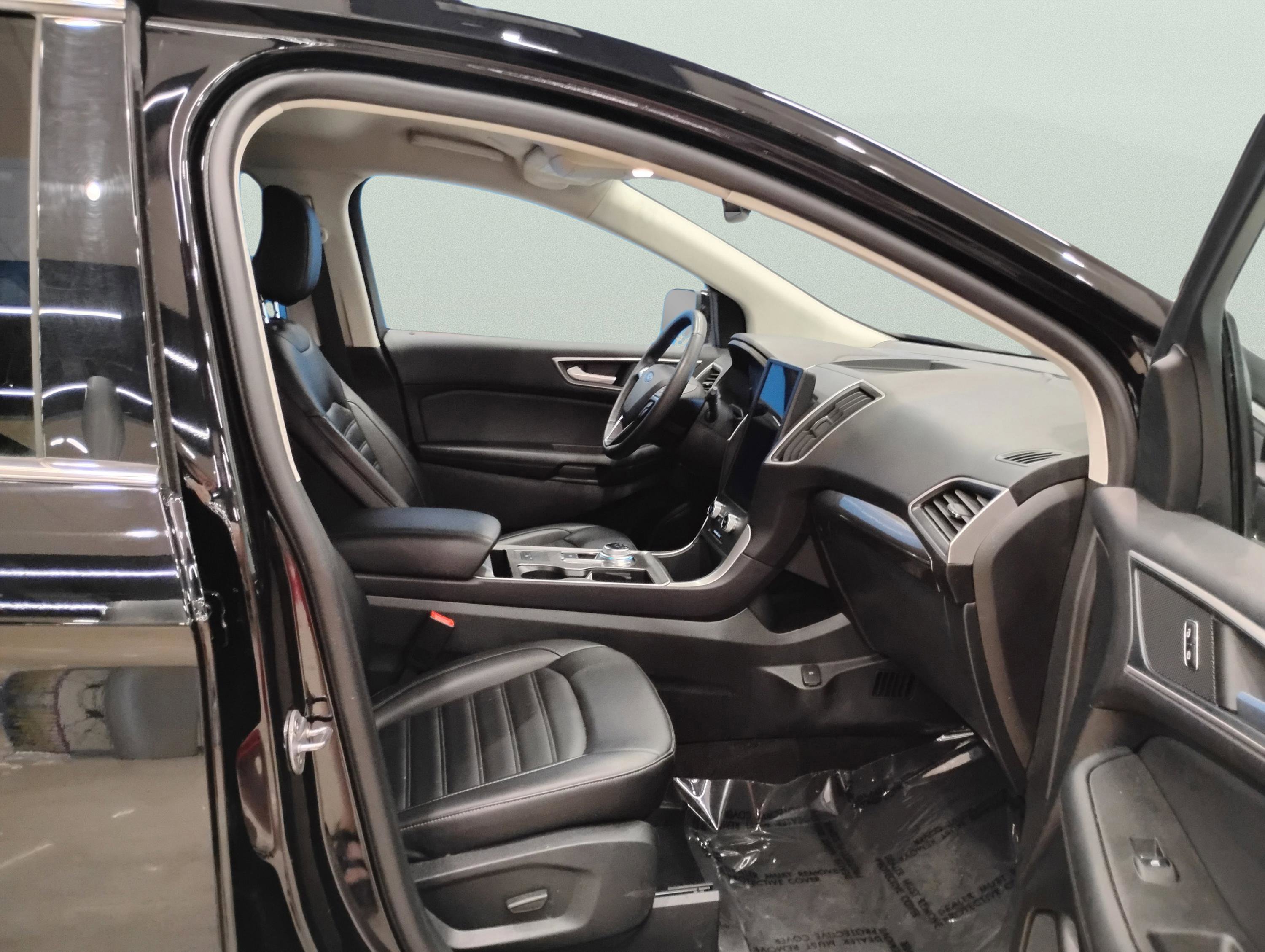 Certified 2024 Ford Edge SEL image 13