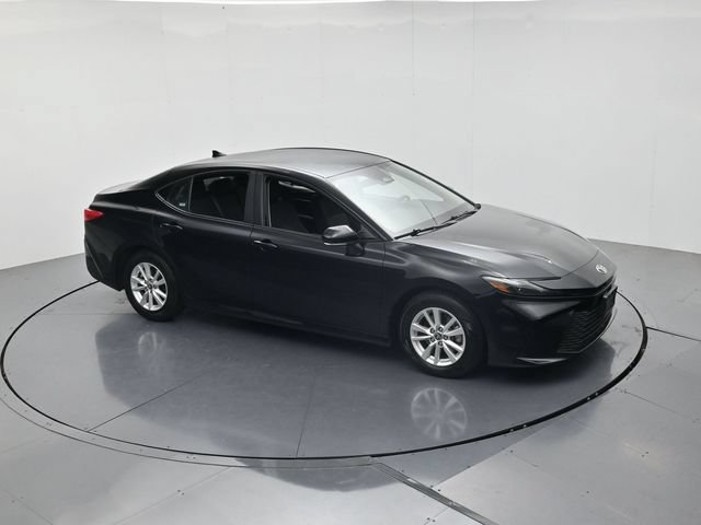 Used 2025 Toyota Camry LE FWD image 40