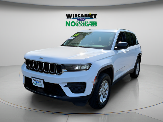Used 2023 Jeep Grand Cherokee Laredo AWD/4WD image 17