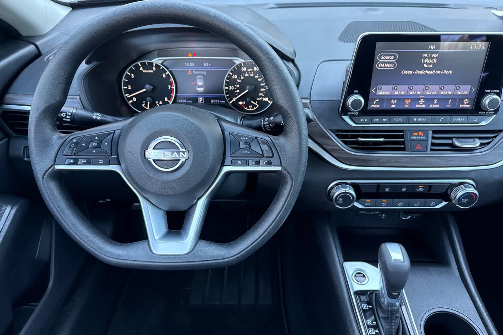 Used 2025 Nissan Altima 2.5 SV FWD image 14
