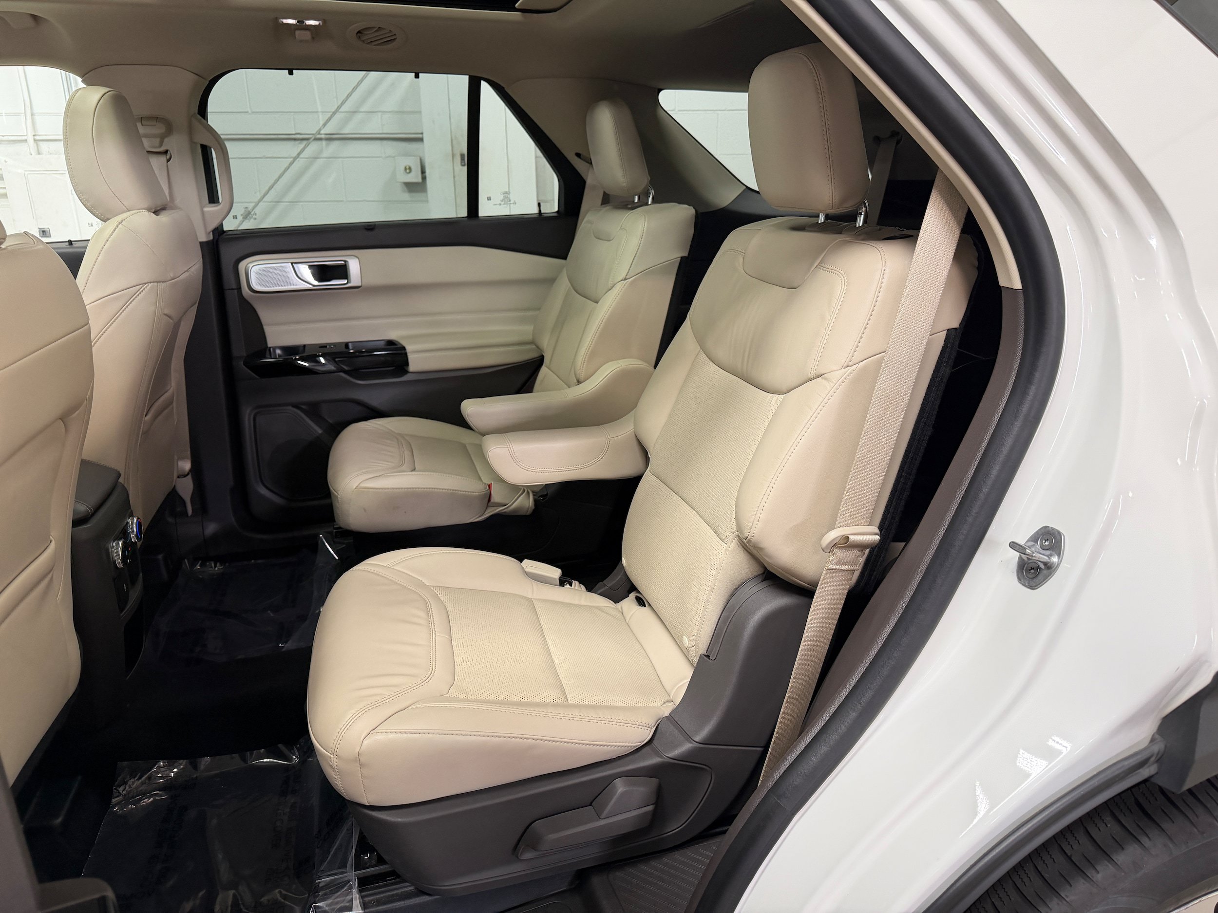 Certified 2021 Ford Explorer Platinum w/ Equipment Group 601A AWD/4WD image 10