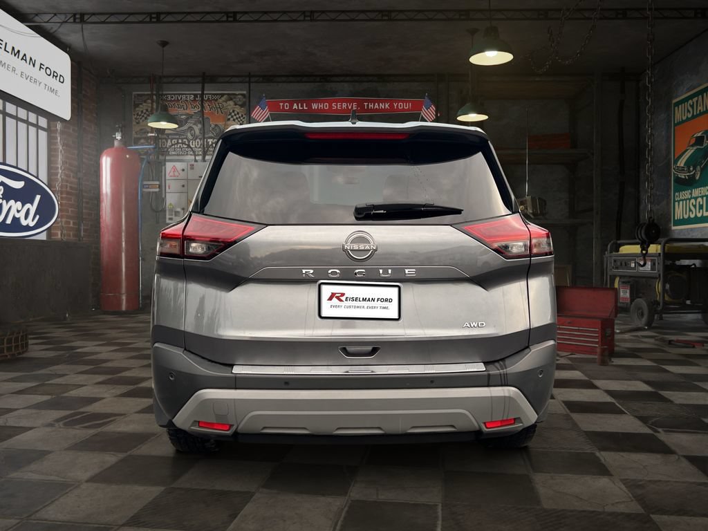 Used 2023 Nissan Rogue S AWD/4WD image 5
