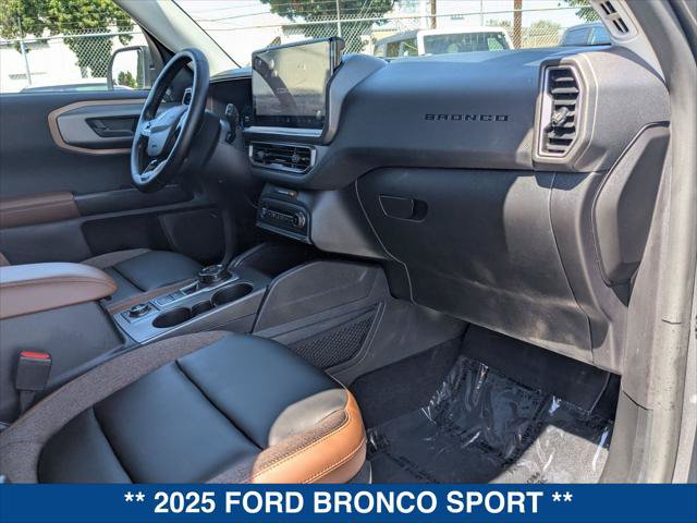 Certified 2025 Ford Bronco Sport Outer Banks w/ Outer Banks Tech Package+ AWD/4WD image 23
