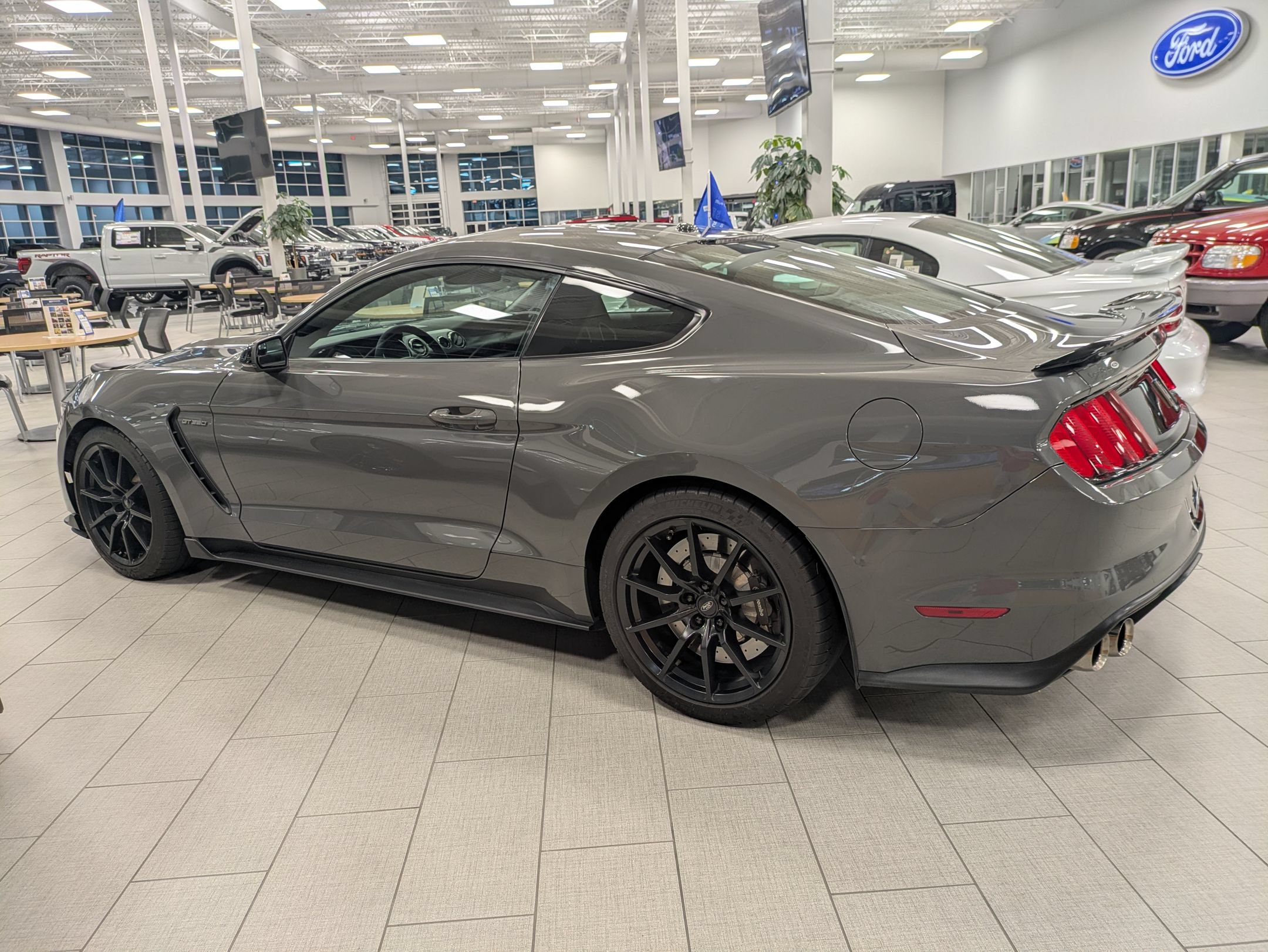 Certified 2018 Ford Mustang Shelby GT350 w/ Electronics Package RWD image 6