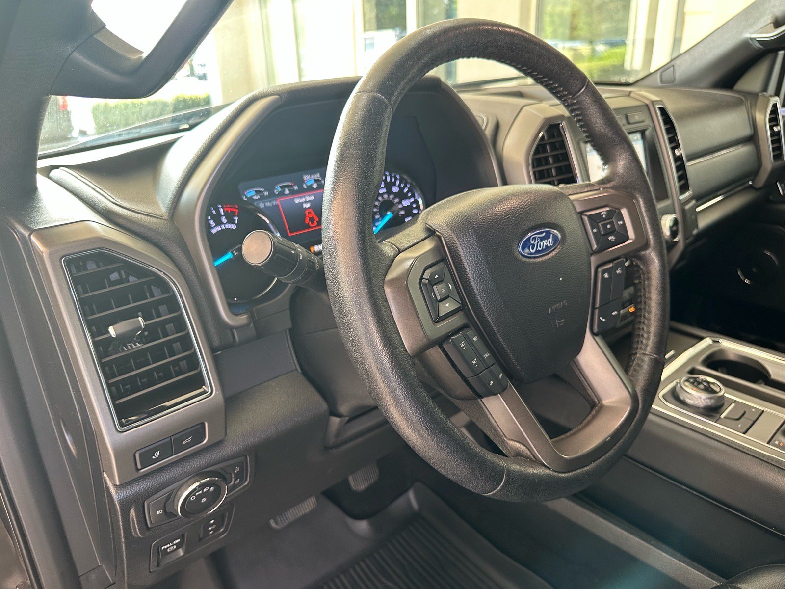 Certified 2019 Ford Expedition XLT w/ Equipment Group 202A AWD/4WD image 18