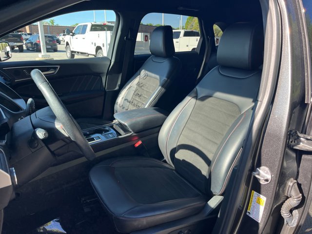 Certified 2020 Ford Edge ST-Line w/ Cold Weather Package FWD image 15