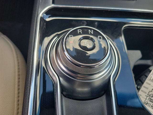 Certified 2020 Ford Edge Titanium FWD image 29
