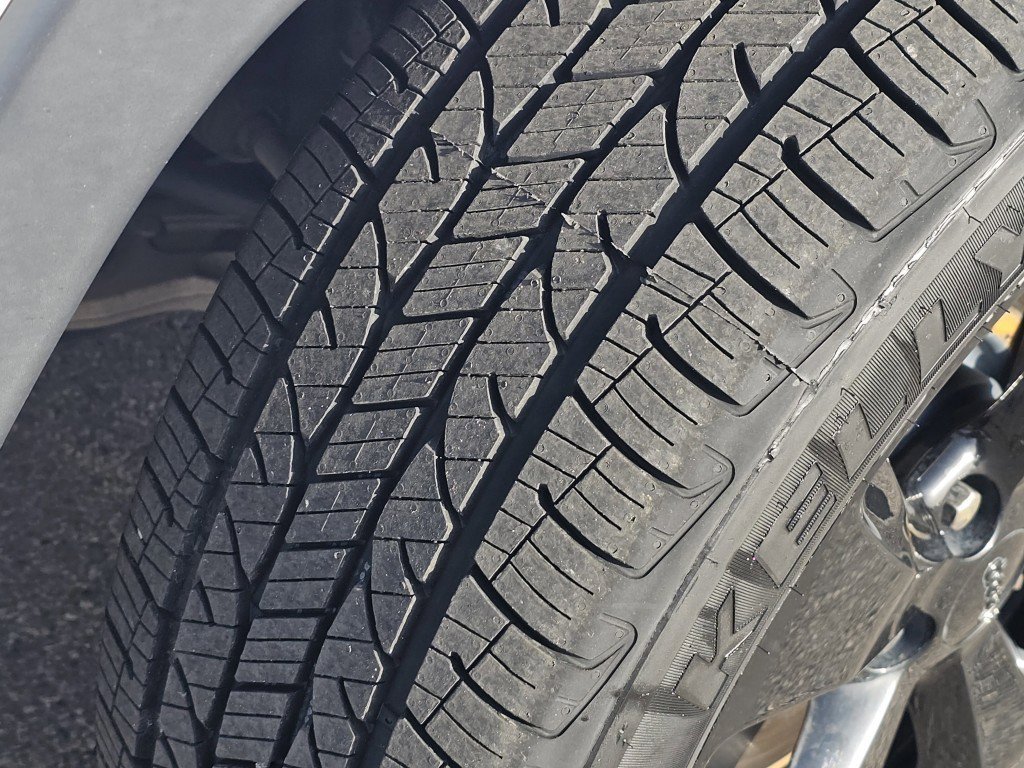 Used 2020 Jeep Cherokee Latitude Plus image 17