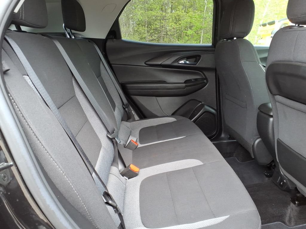 Used 2023 Chevrolet TrailBlazer LT w/ Convenience Package AWD/4WD image 11