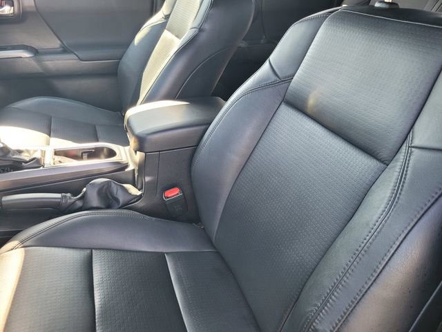 Used 2023 Toyota Tacoma TRD Off-Road w/ TRD Premium Off Road Package image 11