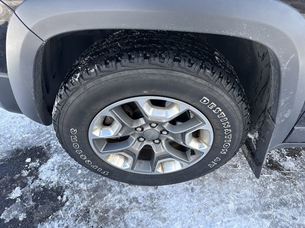 Used 2019 Jeep Cherokee Trailhawk w/ Comfort & Convenience Group image 10