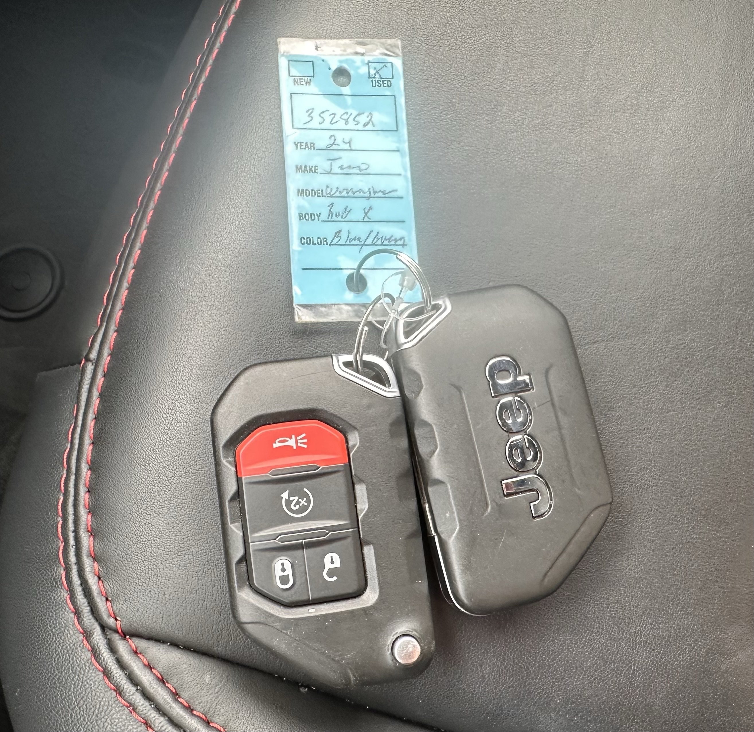 Used 2024 Jeep Wrangler Unlimited Rubicon AWD/4WD image 28