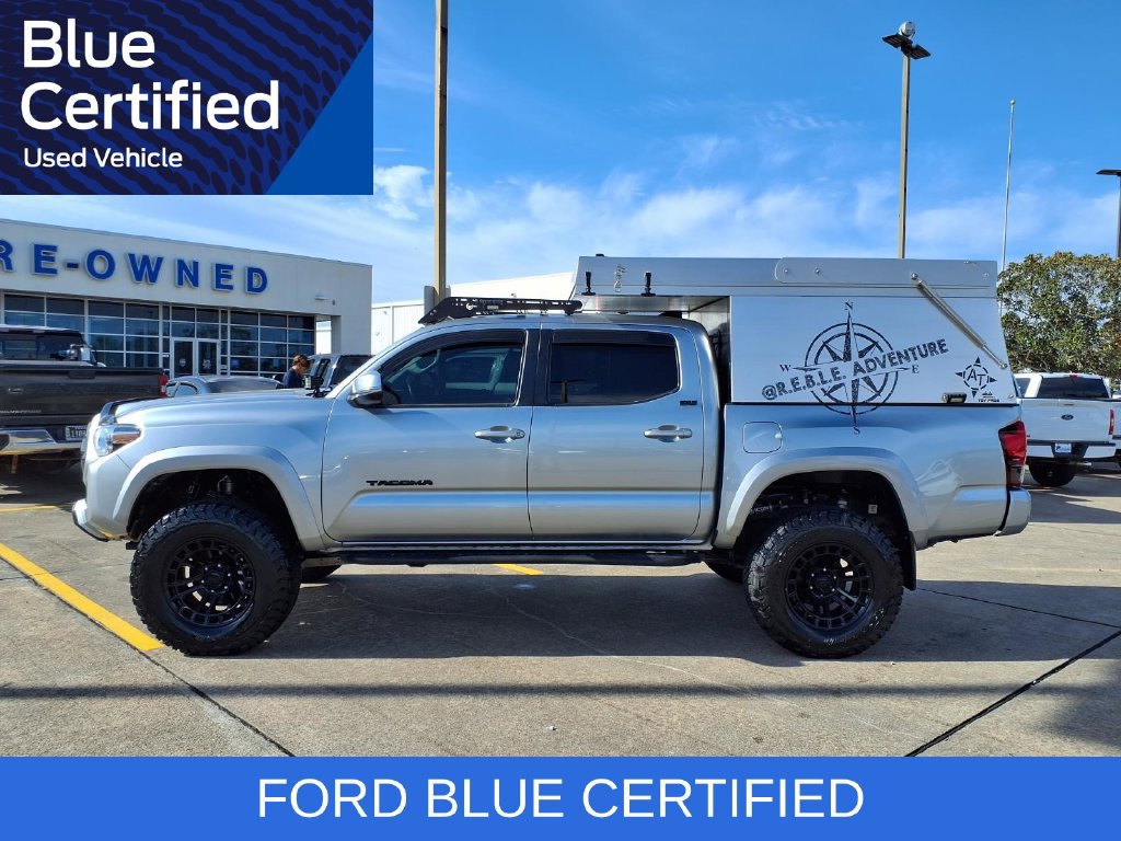 Used 2022 Toyota Tacoma SR5 w/ Technology Package AWD/4WD image 3