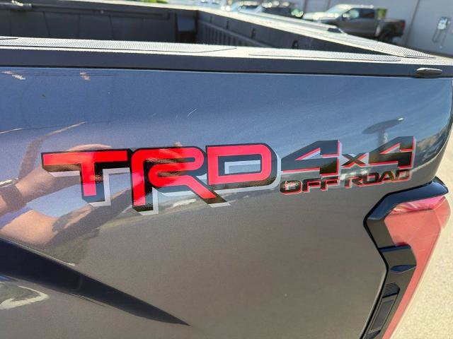 Used 2025 Toyota Tundra Limited w/ TRD Off-Road Package AWD/4WD image 14