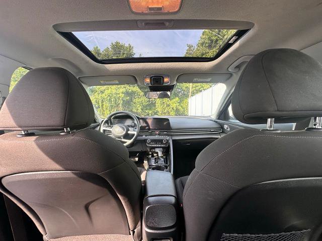 Used 2025 Hyundai Elantra SEL image 18