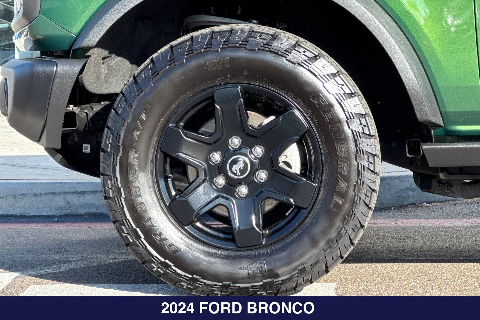Certified 2024 Ford Bronco Black Diamond AWD/4WD image 29