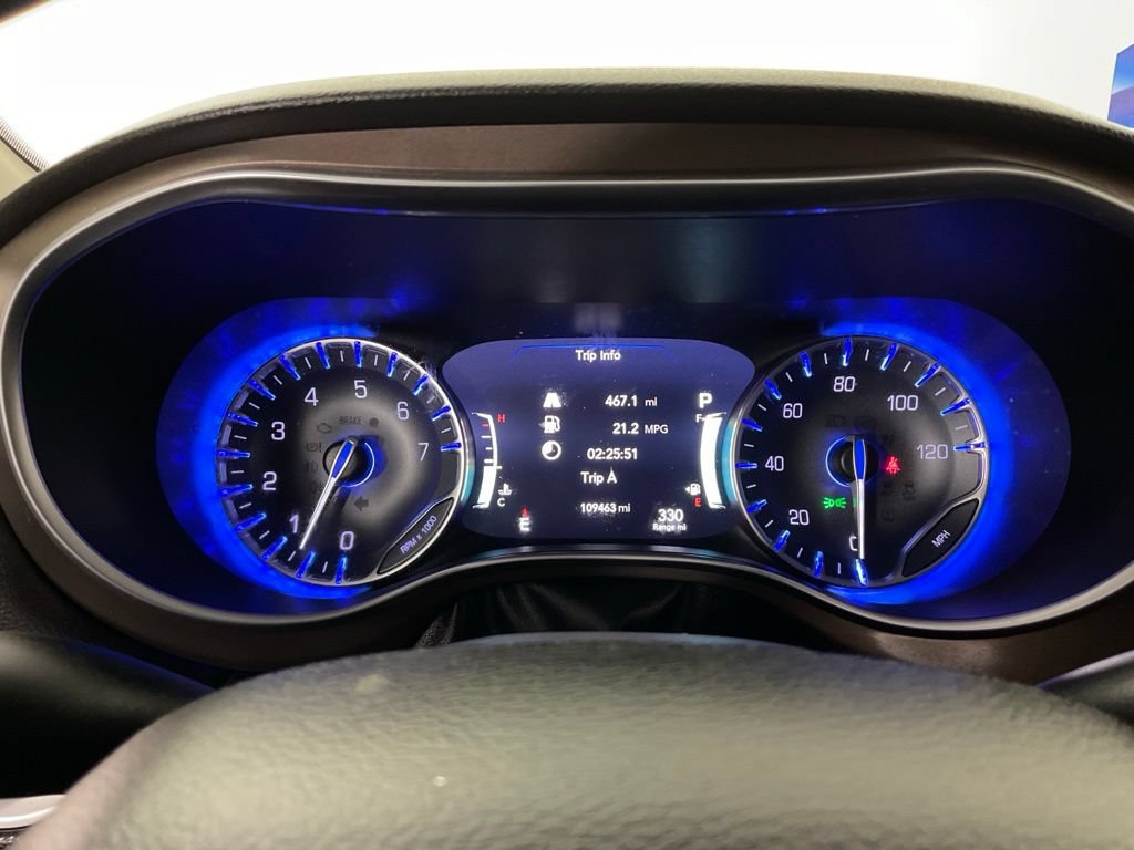 Used 2018 Chrysler Pacifica Touring-L Plus FWD image 26