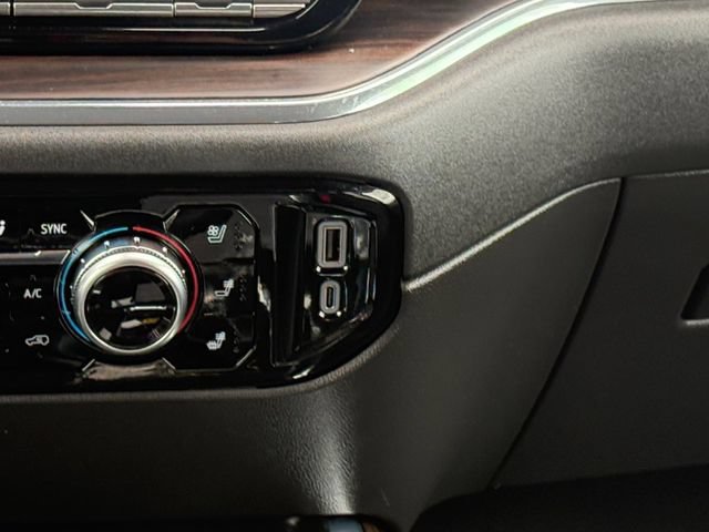 Used 2024 GMC Sierra 1500 SLT AWD/4WD image 7