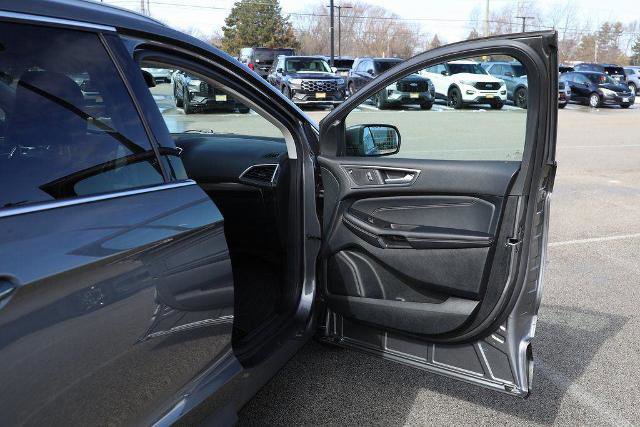 Certified 2022 Ford Edge Titanium image 24