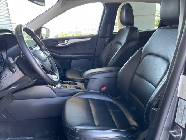Certified 2025 Ford Escape Platinum AWD/4WD image 7