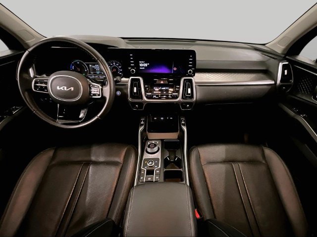 Used 2023 Kia Sorento EX AWD/4WD image 14