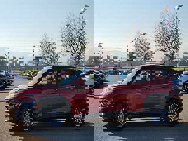 Used 2023 Hyundai Kona SE w/ Cargo Package image 2