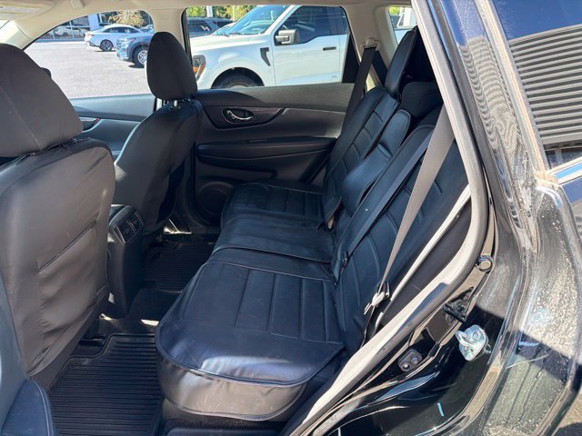 Used 2018 Nissan Rogue SV FWD image 15
