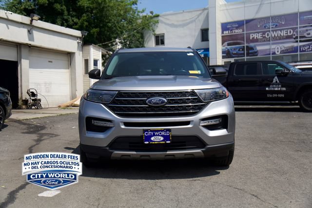 Certified 2022 Ford Explorer XLT w/ Equipment Group 202A AWD/4WD image 2