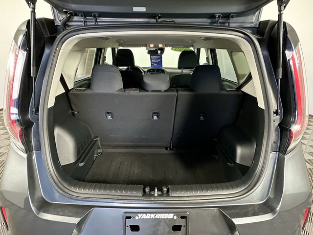 Used 2025 Kia Soul LX w/ LX Technology Package FWD image 29