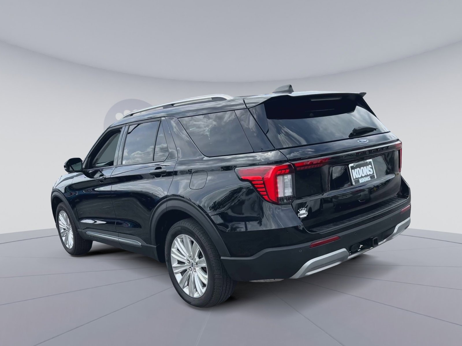 Certified 2025 Ford Explorer Platinum w/ LUX Leather Package AWD/4WD image 10