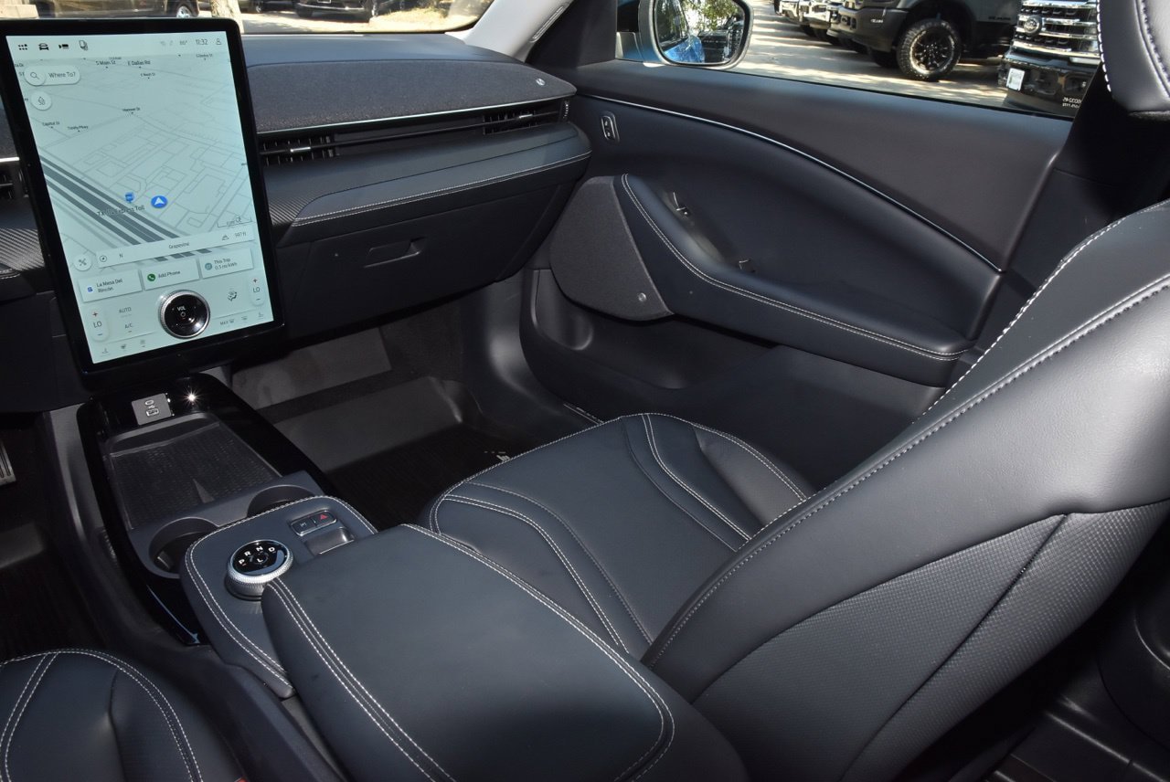 Certified 2022 Ford Mustang Mach-E Premium AWD/4WD image 17
